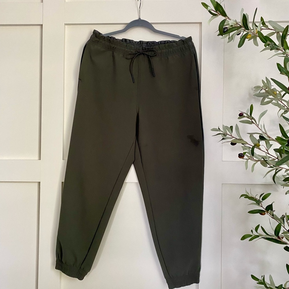 🆕 Athleta Metropolis Jogger